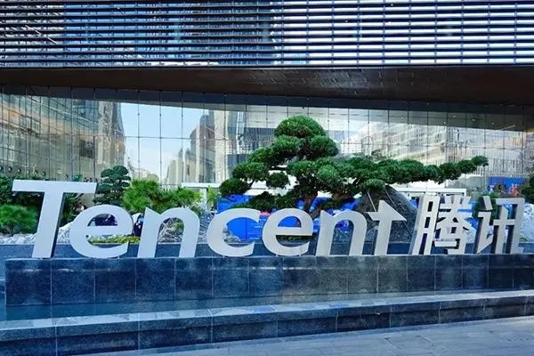 我想和人买个QQ号，他只绑定密保手机，说我给钱后把手机换成我的，但是有什么审核时间，还有实名认证？